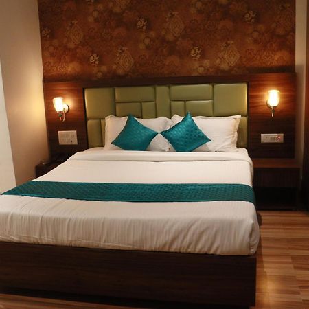נאווי מומבאי Hotel Candor Amigo Airoli Mind Space מראה חיצוני תמונה