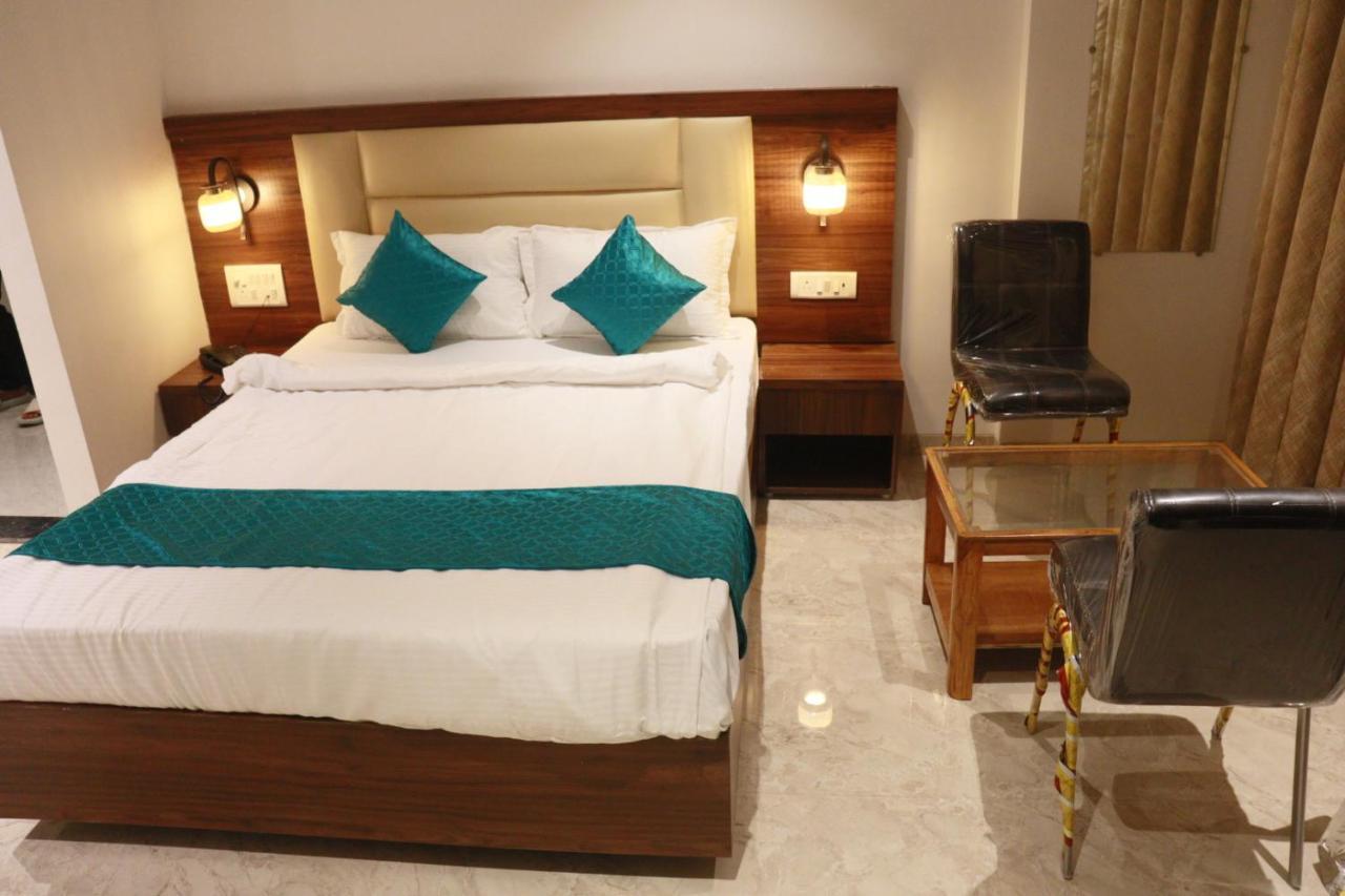 נאווי מומבאי Hotel Candor Amigo Airoli Mind Space מראה חיצוני תמונה