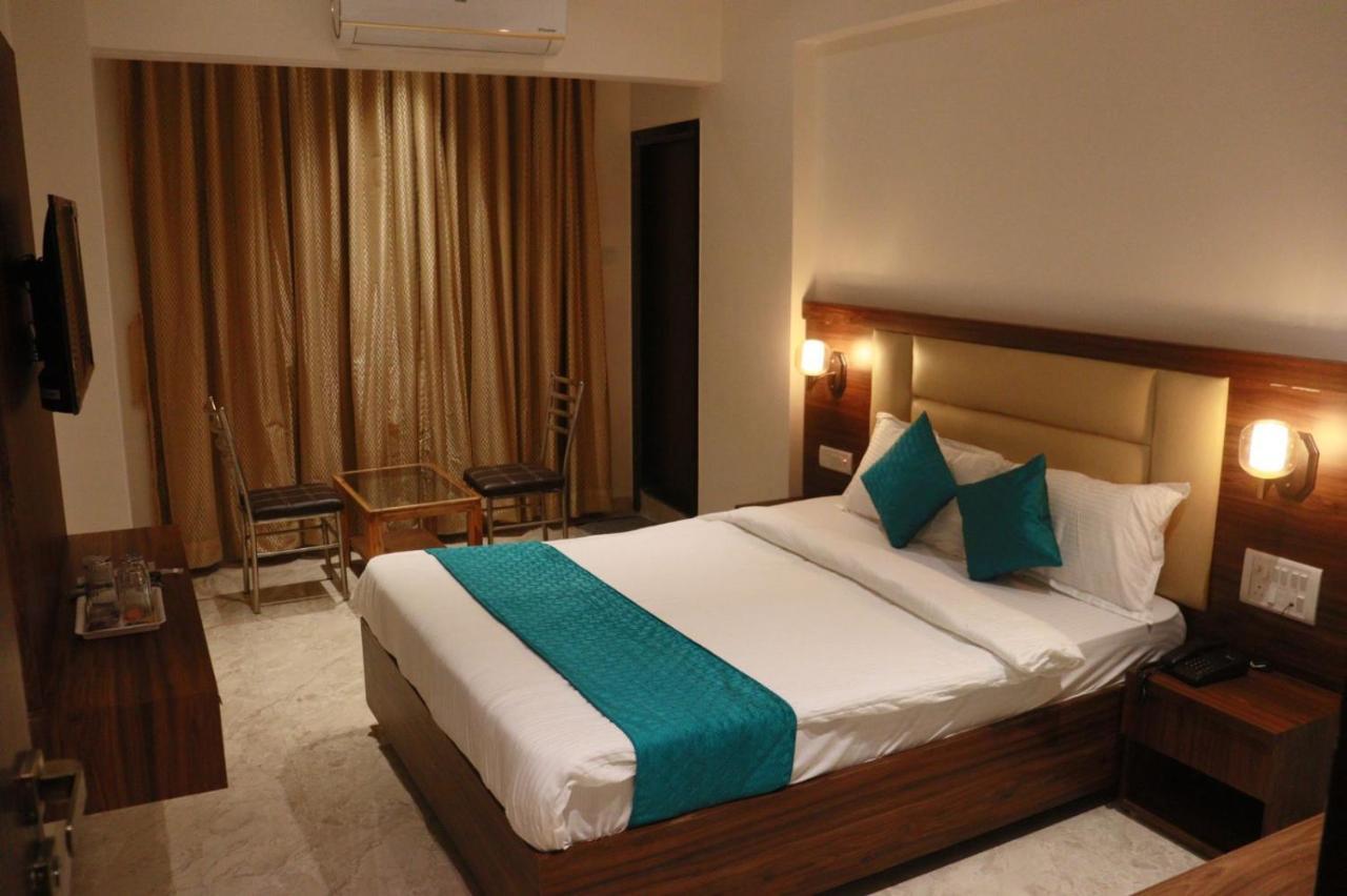 נאווי מומבאי Hotel Candor Amigo Airoli Mind Space מראה חיצוני תמונה