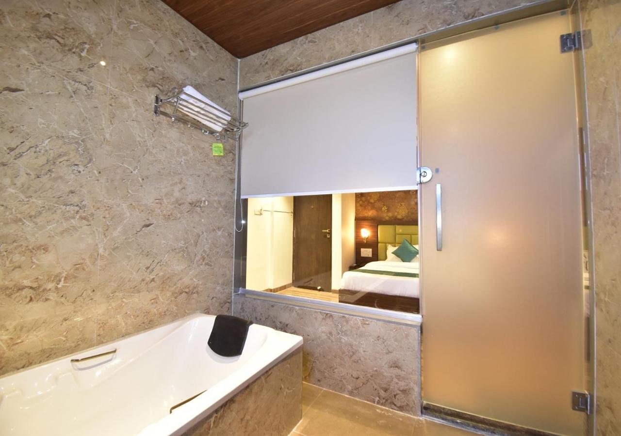 נאווי מומבאי Hotel Candor Amigo Airoli Mind Space מראה חיצוני תמונה