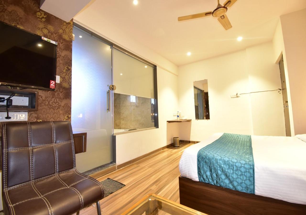 נאווי מומבאי Hotel Candor Amigo Airoli Mind Space מראה חיצוני תמונה