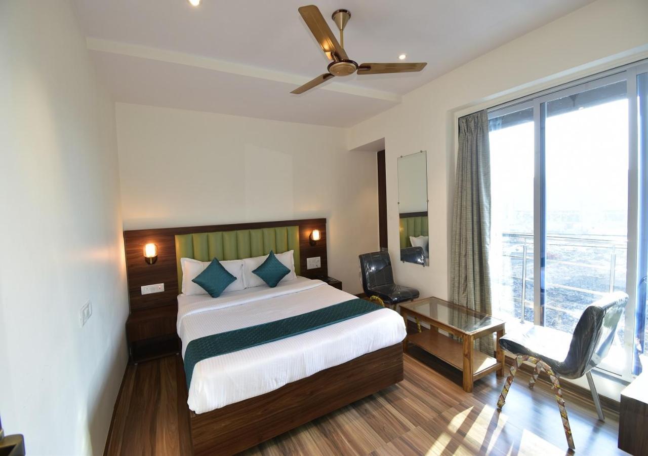 נאווי מומבאי Hotel Candor Amigo Airoli Mind Space מראה חיצוני תמונה