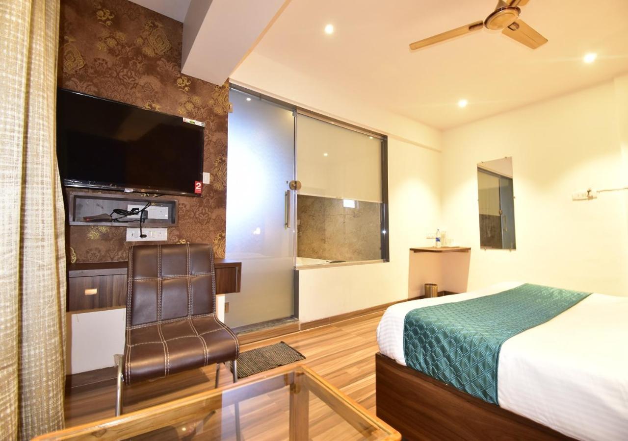 נאווי מומבאי Hotel Candor Amigo Airoli Mind Space מראה חיצוני תמונה